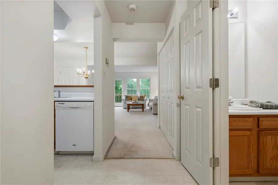 161 Westbrooke Ln, Coraopolis, PA 15108 - #3