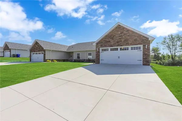 320 Cherokee Drive, Beaver Falls, PA 15010