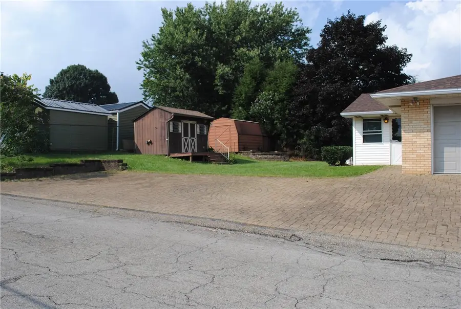 500 Morningside Dr, Lower Burrell, PA 15068 - #2