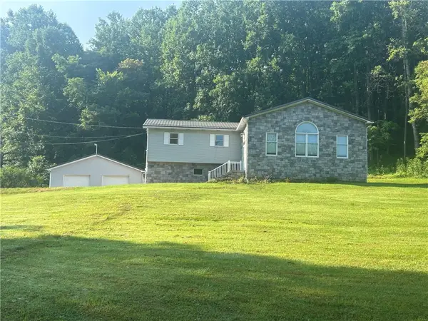 328 Adelaide Rd, Connellsville, PA 15425
