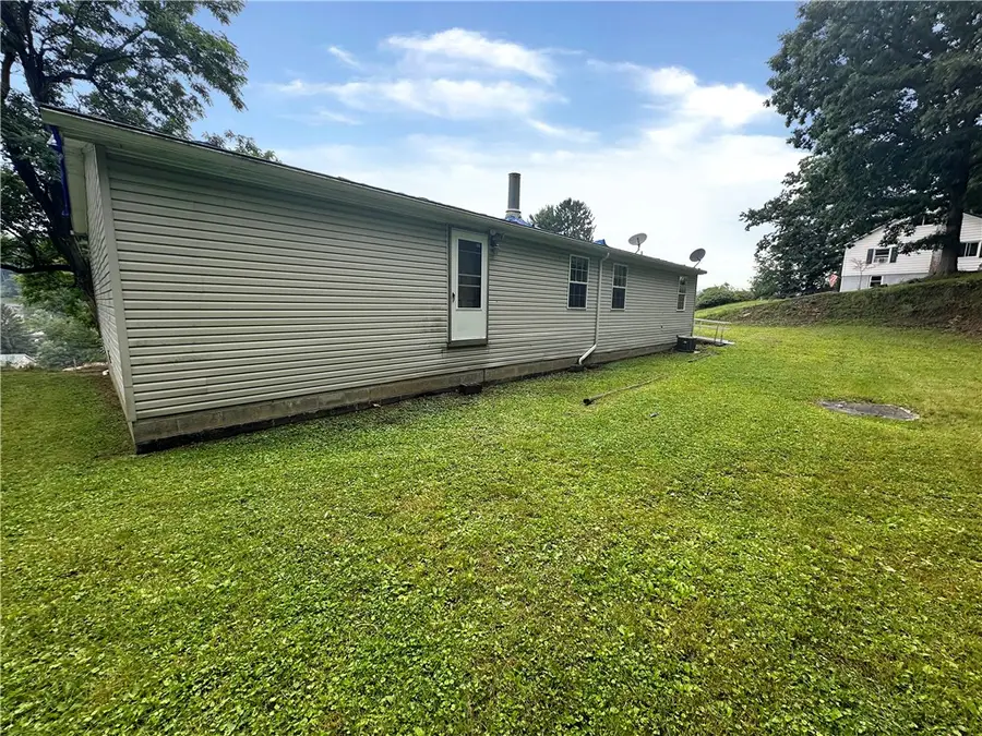 1818 Pershing Street, Johnstown, PA 15902 - #2