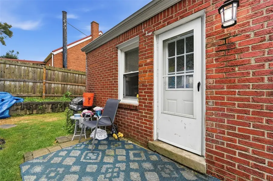 665 Irwin Run Rd, West Mifflin, PA 15122 - #2
