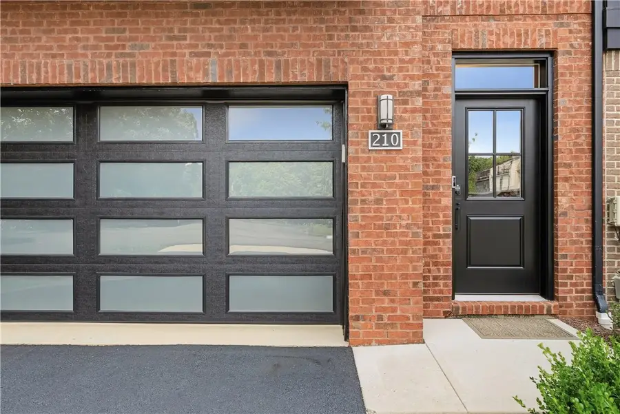 210 Kousa Lane, Venetia, PA 15367 - #3