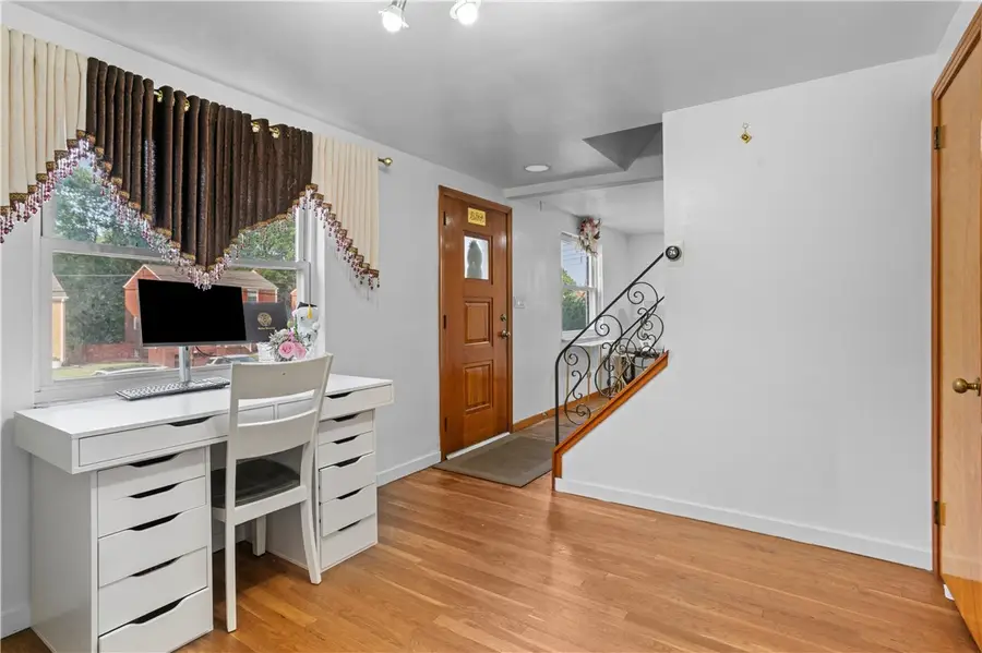 1038 Ardmore Manor Dr, Pittsburgh, PA 15221 - #3