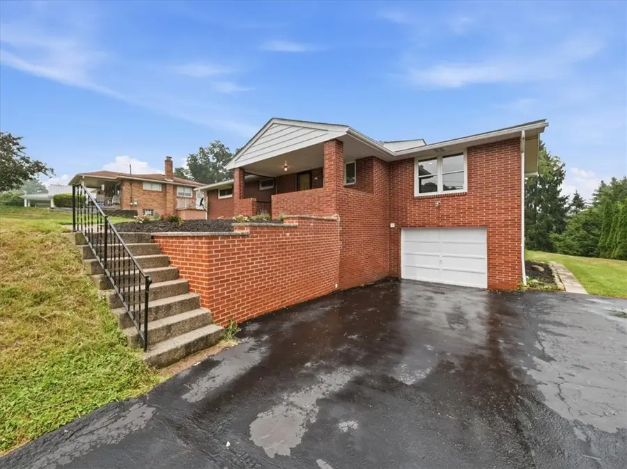 3119 Ridge Ave, Aliquippa, PA 15001 - #2