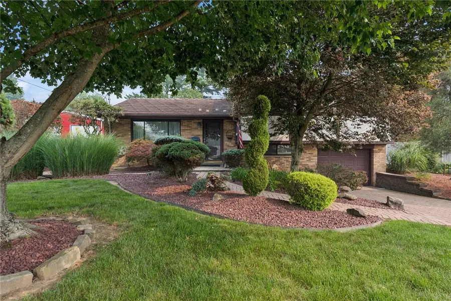 220 Vernon Ave, Belle Vernon, PA 15012 - #2