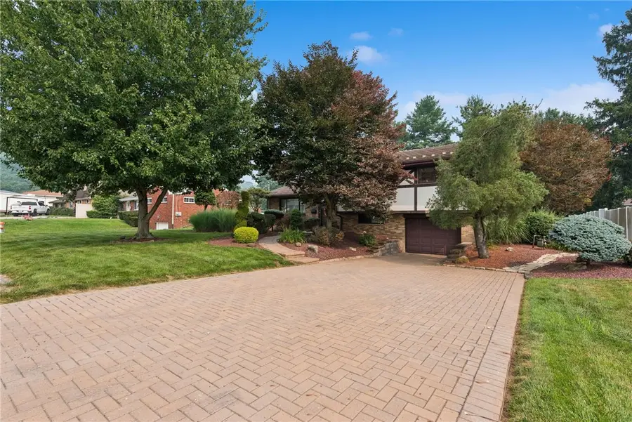 220 Vernon Ave, Belle Vernon, PA 15012 - #3