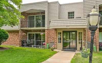 605 Calais Drive #307, Pittsburgh, PA 15237