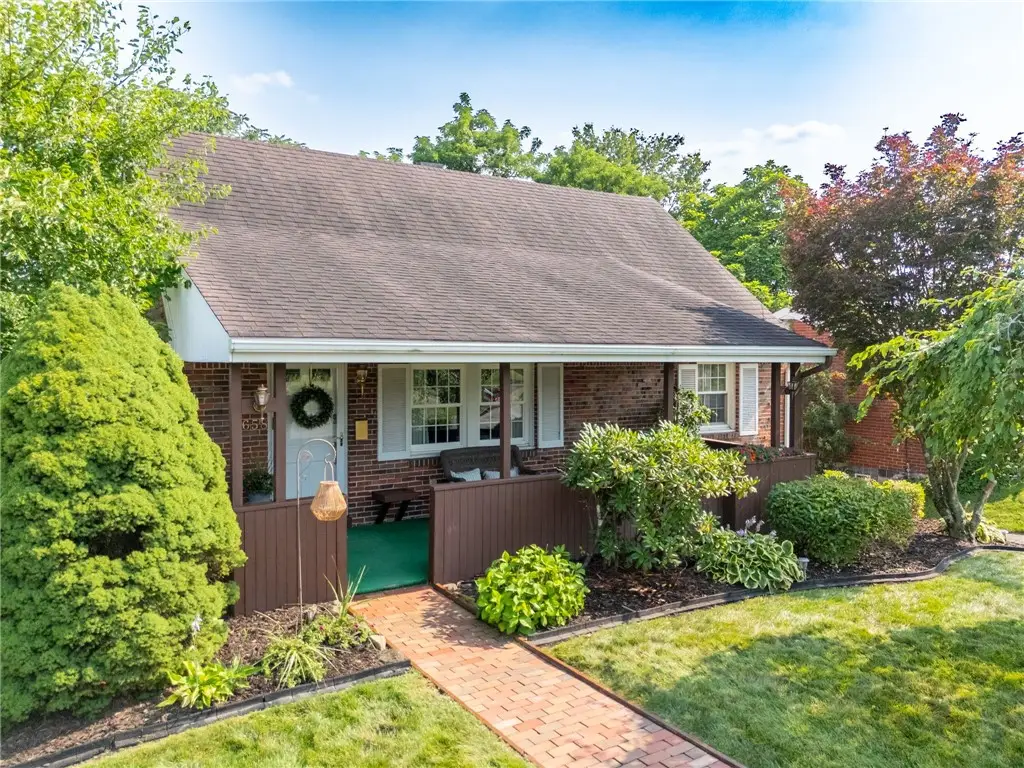 658 Lindsay Rd, Carnegie, PA 15106 - #1
