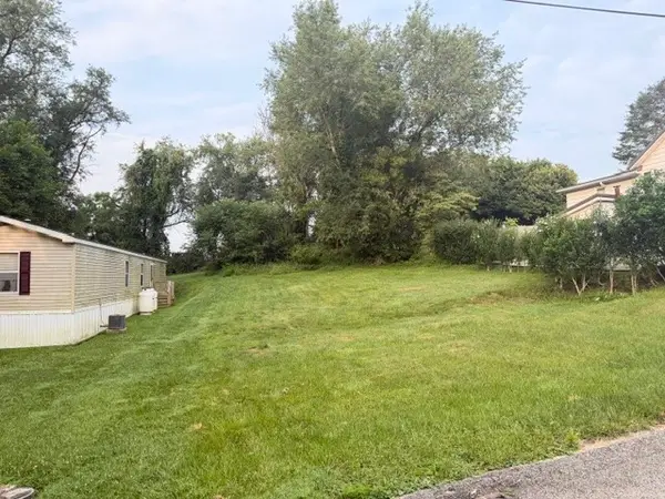 68 Buckeye St, Greensburg, PA 15601