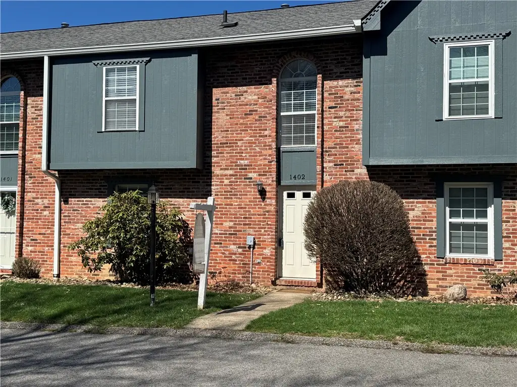1402 Timberglen Dr, North Fayette, PA 15126 - #1