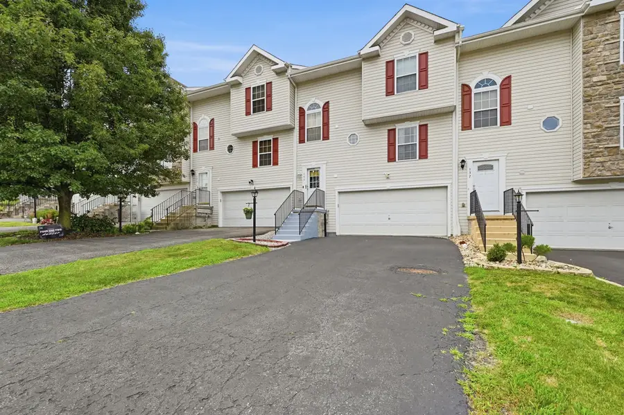 135 Cinque Terra Pl, Finleyville, PA 15332 - #2
