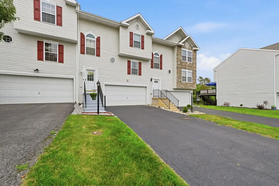 135 Cinque Terra Pl, Finleyville, PA 15332 - #3