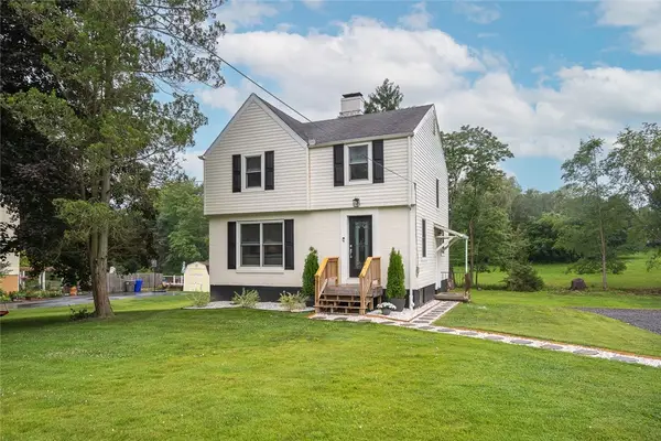 4060 Circle Dr, Bakerstown, PA 15007