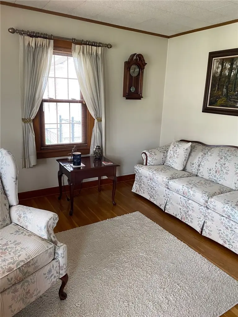 11 S Oak St, Fairchance, PA 15436 - #3