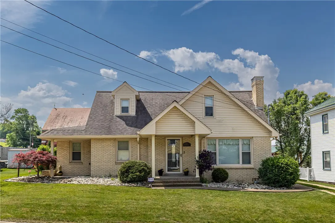 11 W Market Street, Burgettstown, PA 15021 - #1