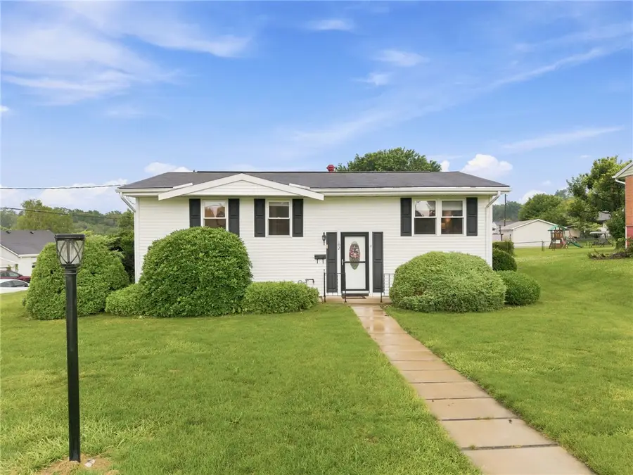 102 Garfield Rd, Latrobe, PA 15650 - #2