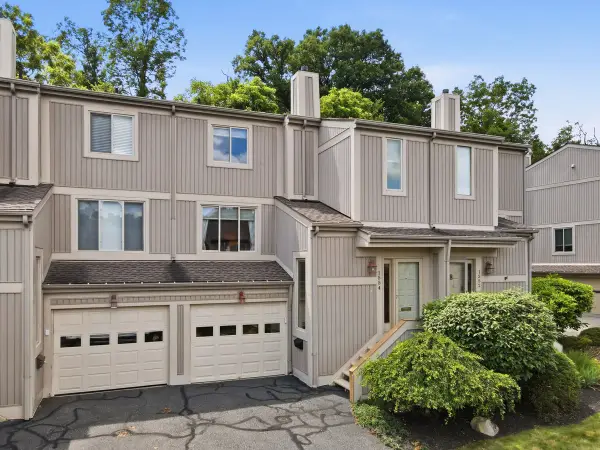 1554 Pineview Drive, Pittsburgh, PA 15241