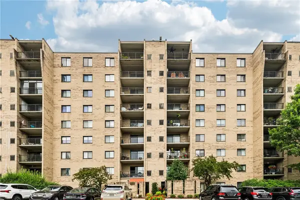 1400 Smokey Wood Dr #804, Pittsburgh, PA 15218