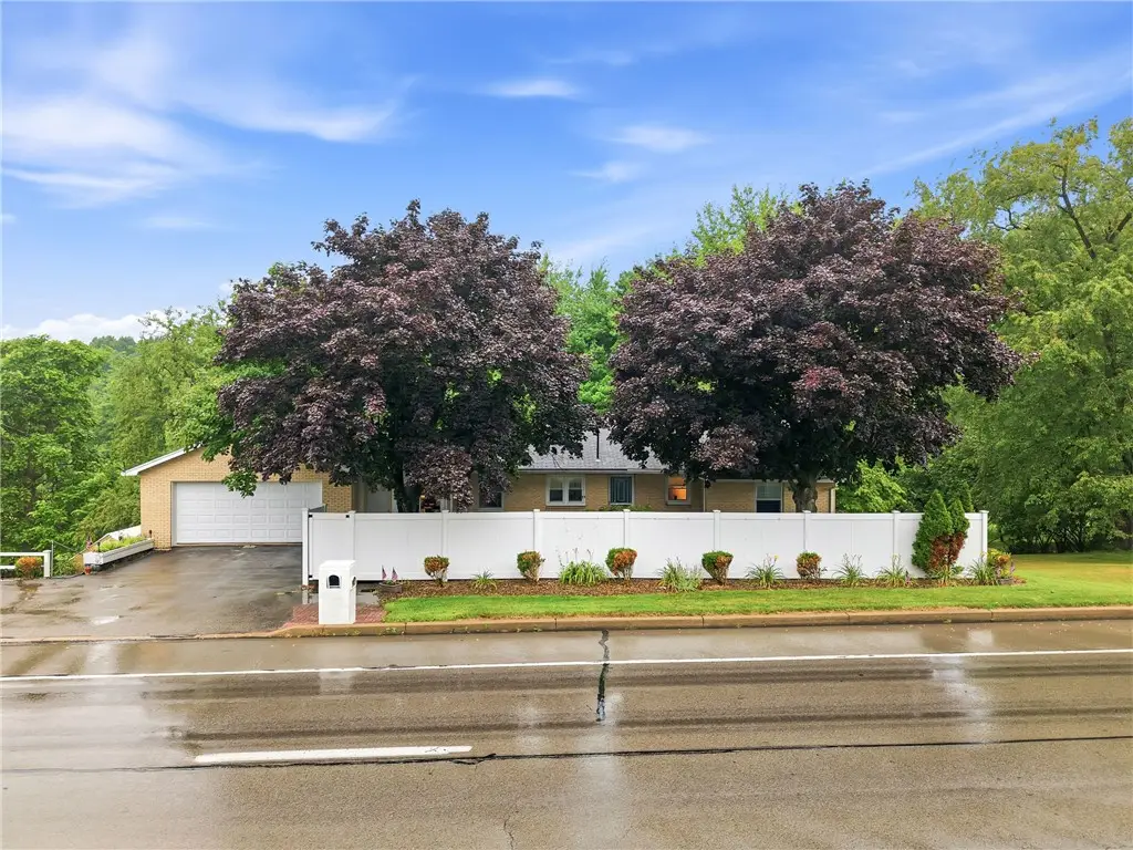 2552 S Hermitage Rd, Hermitage, PA 16148 - #1