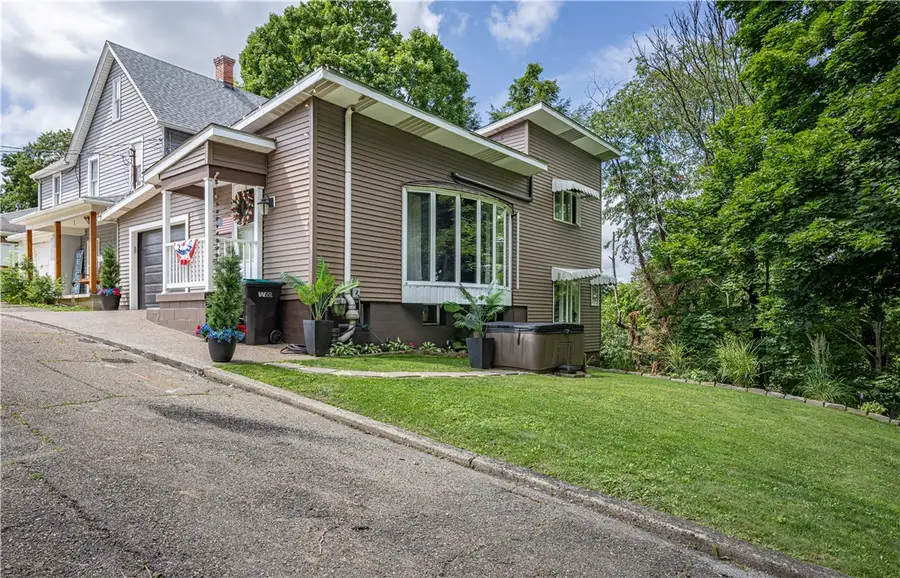 1137 Constitution St, Tarentum, PA 15084 - #3
