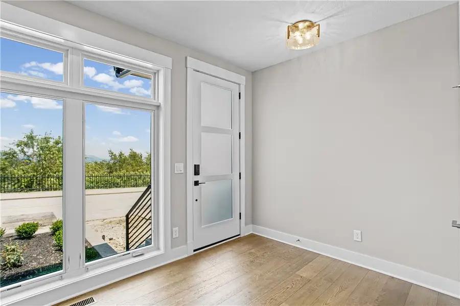 1607 Grandview Ave, Pittsburgh, PA 15211 - #2