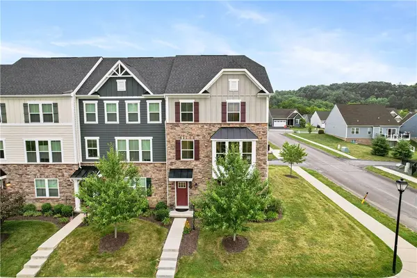 1032 Adair Avenue, Valencia, PA 16059