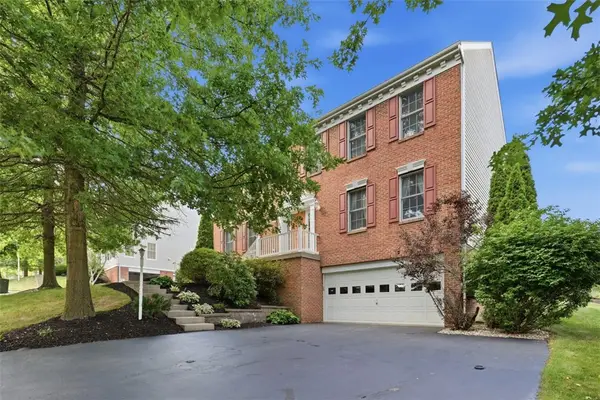 106 Valleybrook Dr, Valencia, PA 16059