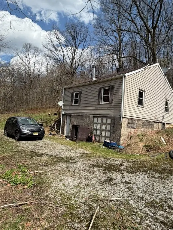 1515 Edgewood Rd, Beaver Falls, PA 15010 - #1