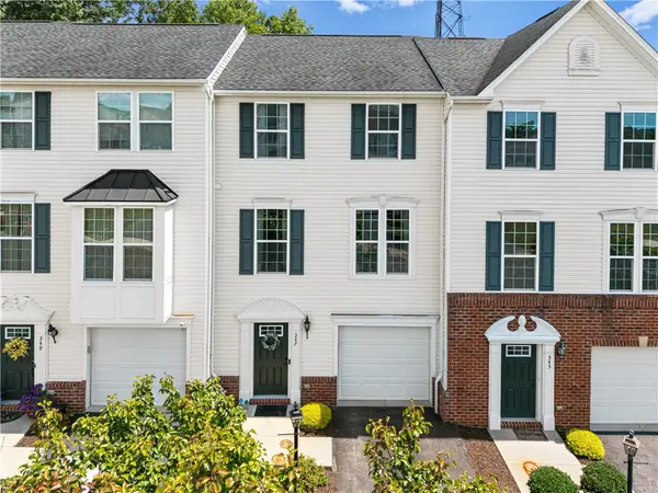 347 Sunrise Dr, Carnegie, PA 15106