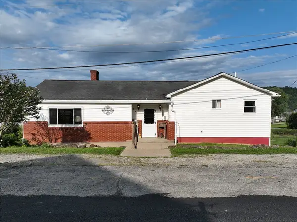 60 Stadium Rd, Millsboro, PA 15348