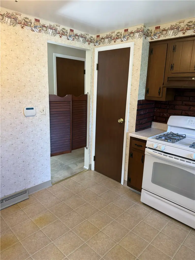24 Fosterville, Greensburg, PA 15601 - #3