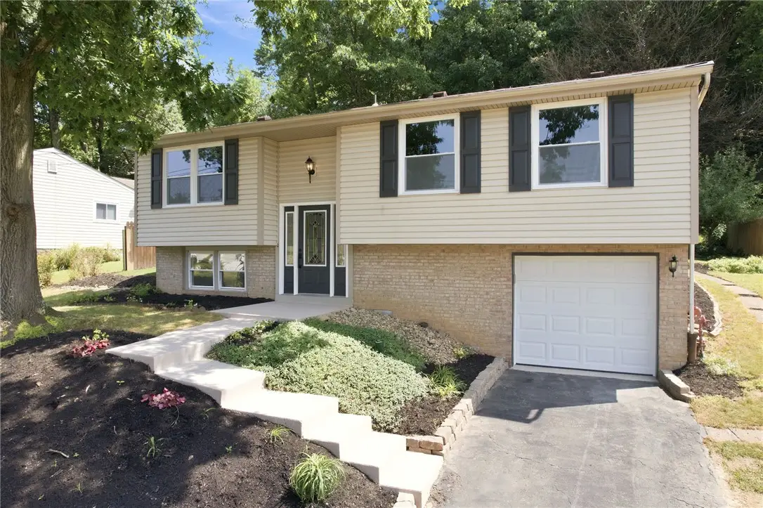 1613 Shawmut Dr, Glenshaw, PA 15116 - #1
