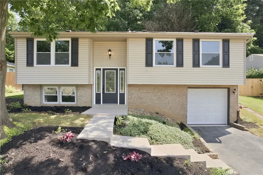 1613 Shawmut Dr, Glenshaw, PA 15116 - #2