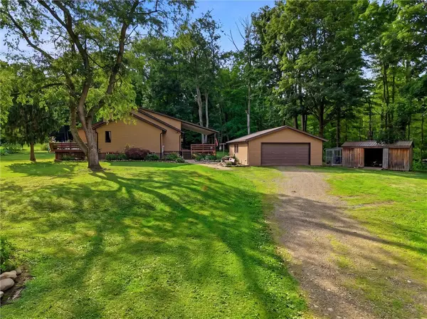 21117 Bechtold Rd, Saegertown, PA 16433