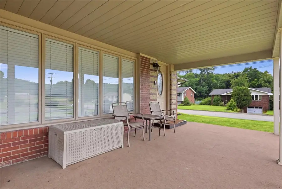 402 20th St, North Apollo, PA 15613 - #2