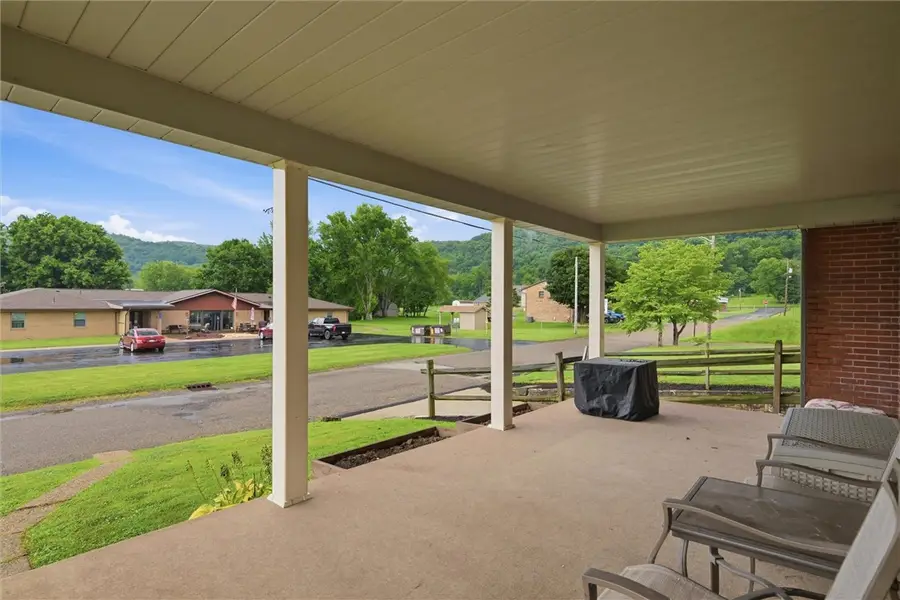 402 20th St, North Apollo, PA 15613 - #3
