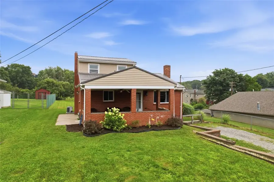 561 Burgley Ave, New Kensington, PA 15068 - #2
