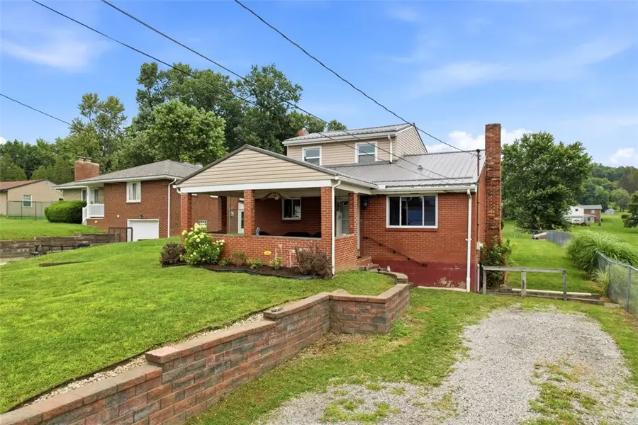 561 Burgley Ave, New Kensington, PA 15068 - #3
