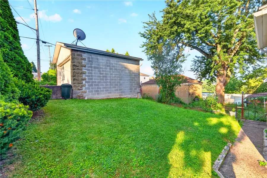 842 Greenfield Ave, Pittsburgh, PA 15217 - #3