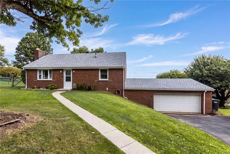 983 S Hewitt Ave, Washington, PA 15301 - #2