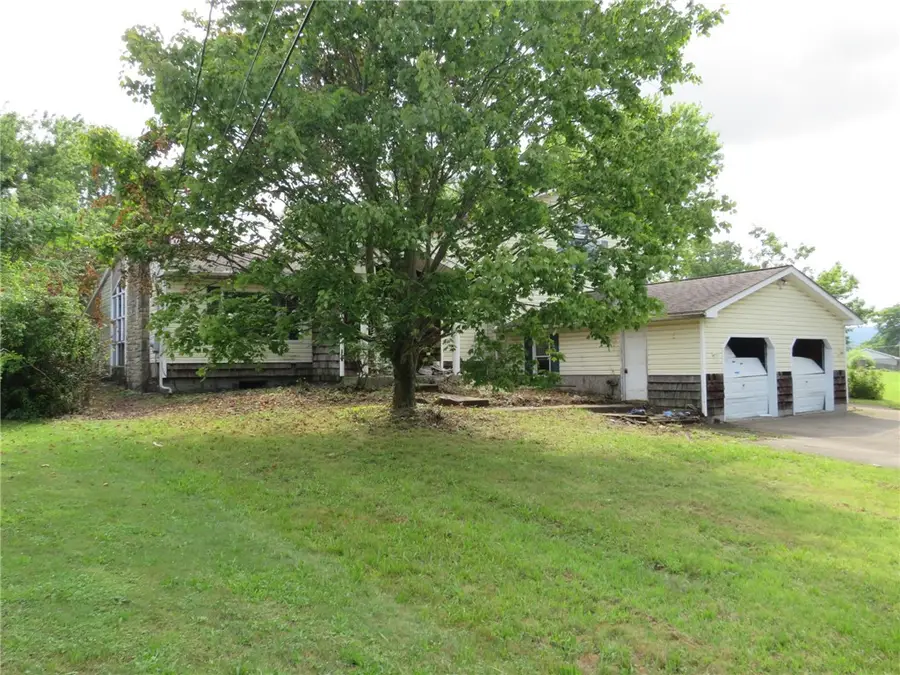 237 Everson Valley Rd, Connellsville, PA 15425 - #3