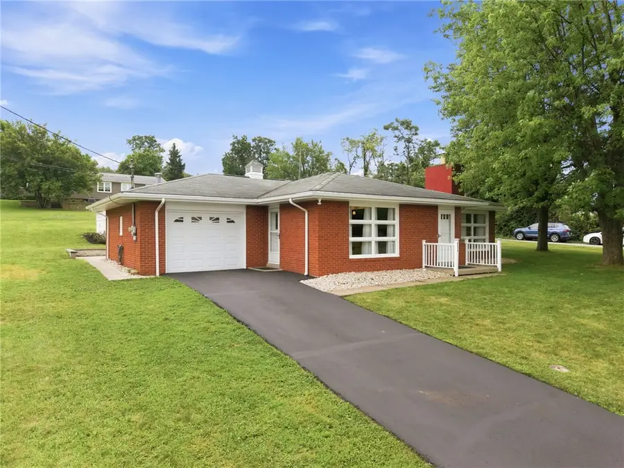 402 Pierce St, Latrobe, PA 15650 - #3
