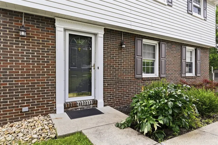 1446 Balsam Dr, Allison Park, PA 15101 - #2