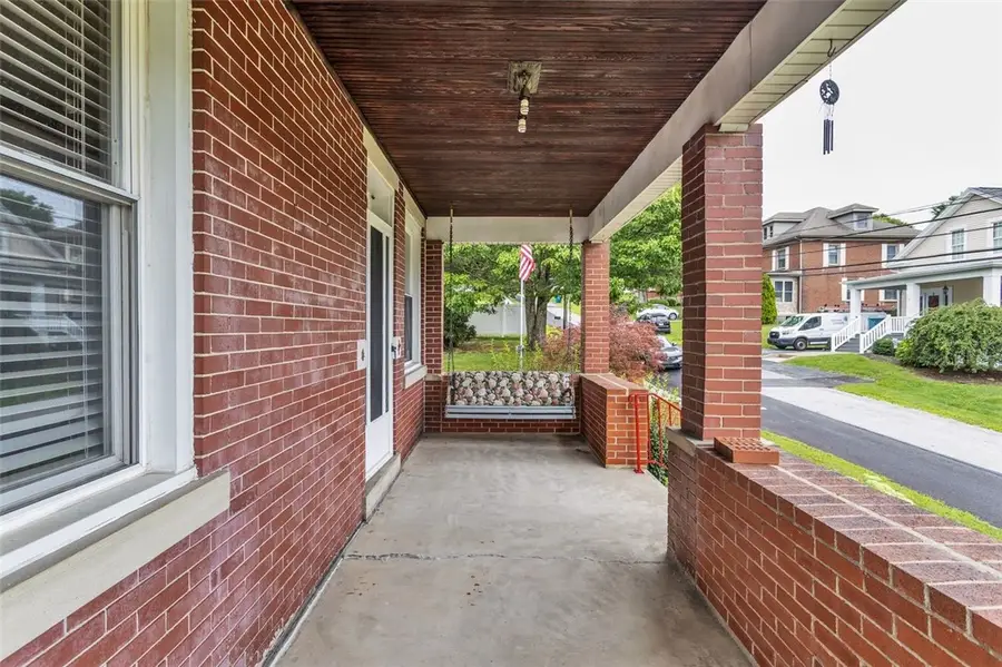418 Walnut Ave, Hunker, PA 15639 - #2