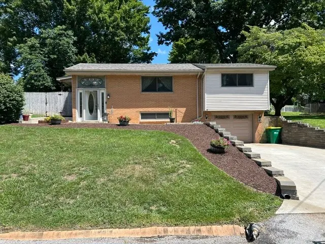 140 Autumn Dr, Butler, PA 16001 - #1