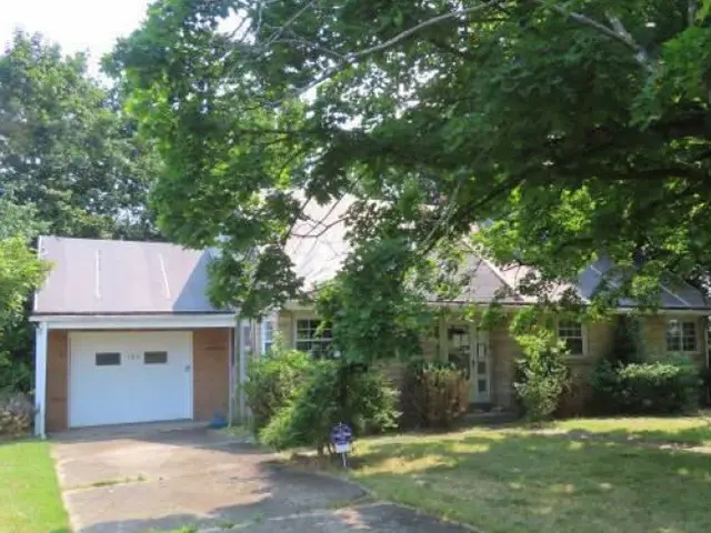 126 Magnolia Dr, Glenshaw, PA 15116 - #2