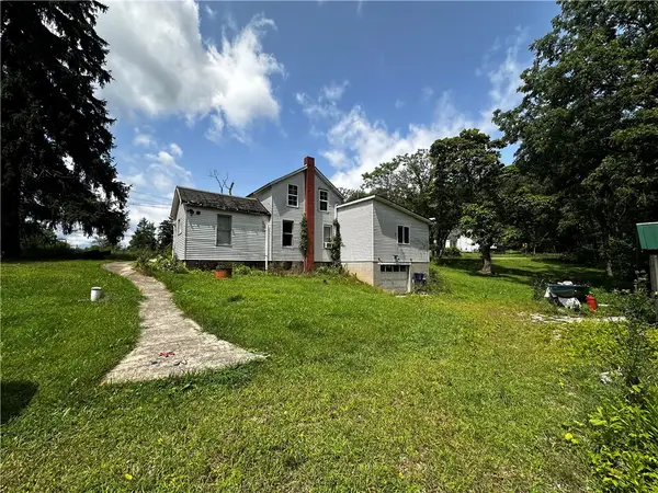 648 Old Hickory Ridge Rd, Washington, PA 15301