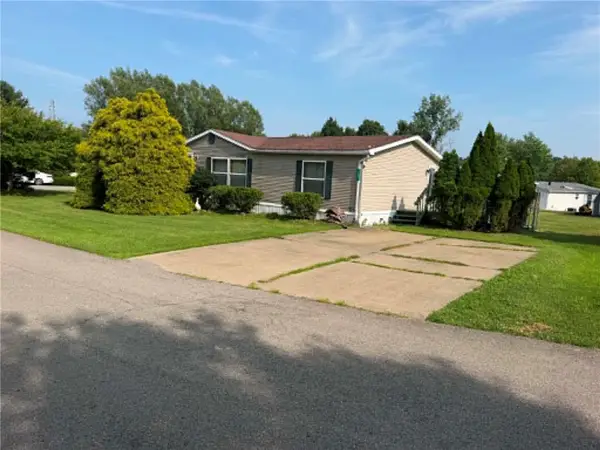 127 Mary Lynn Ln, Valencia, PA 16059