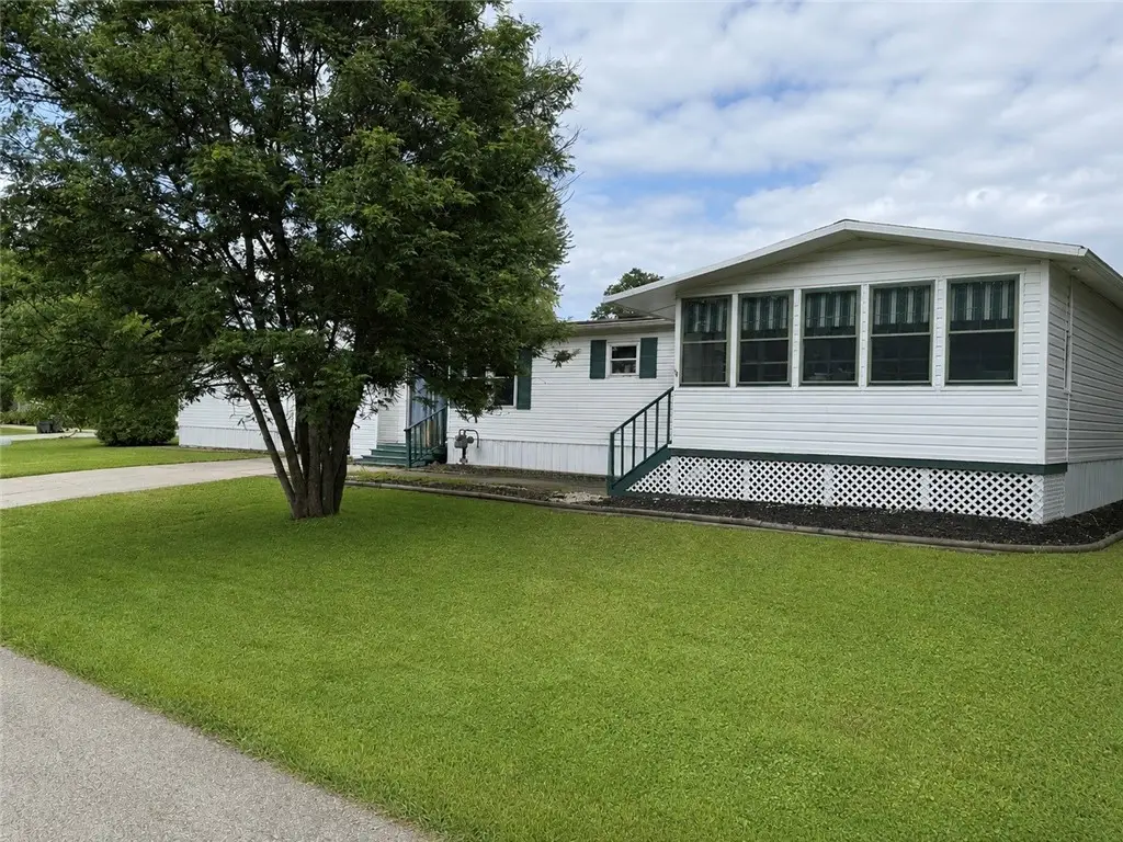 31 Oakview Dr, Beaver Falls, PA 15010 - #1